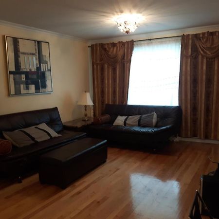 Three Bedroom Holiday Apartment Longueuil Eksteriør billede