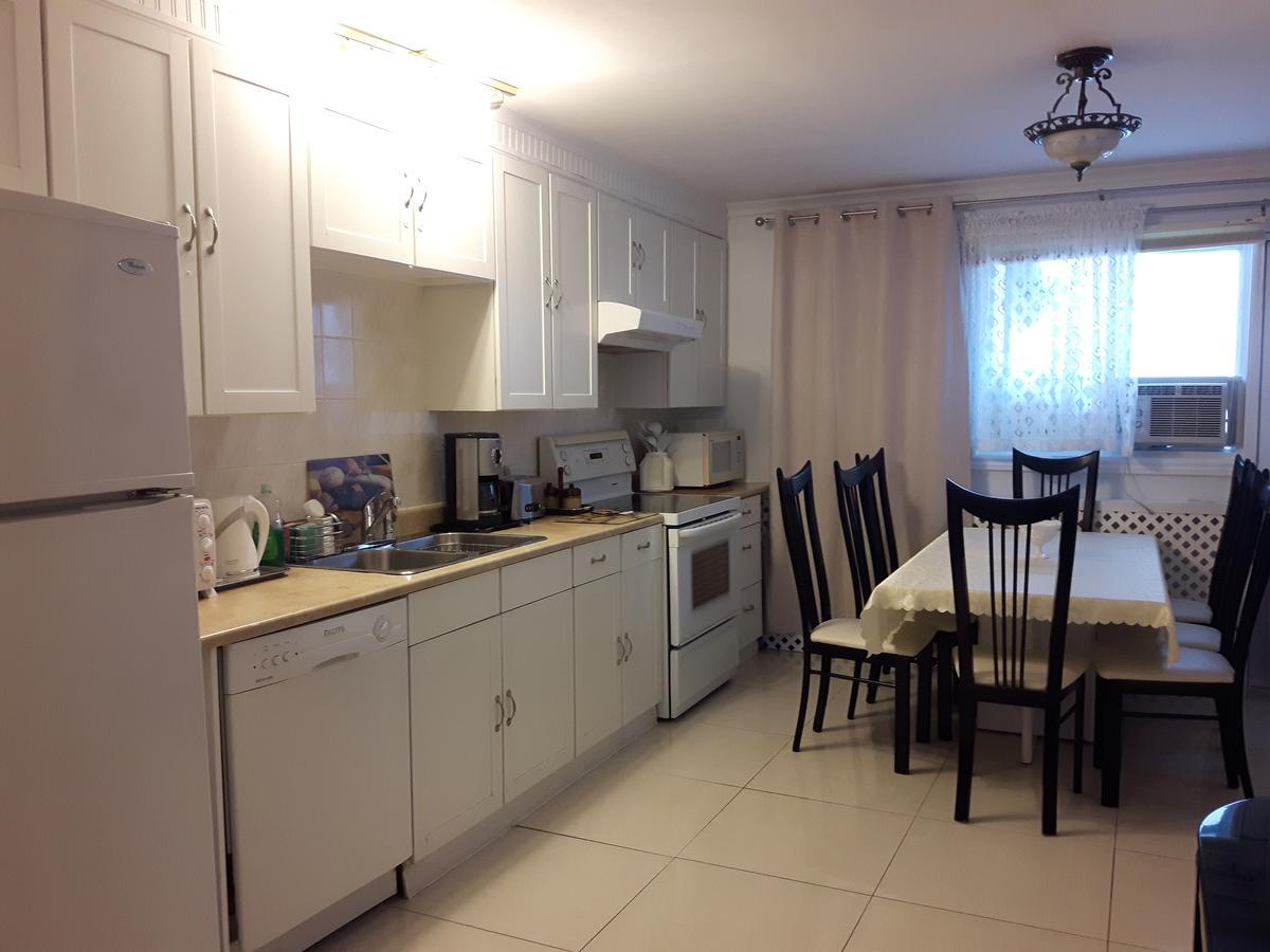 Three Bedroom Holiday Apartment Longueuil Eksteriør billede
