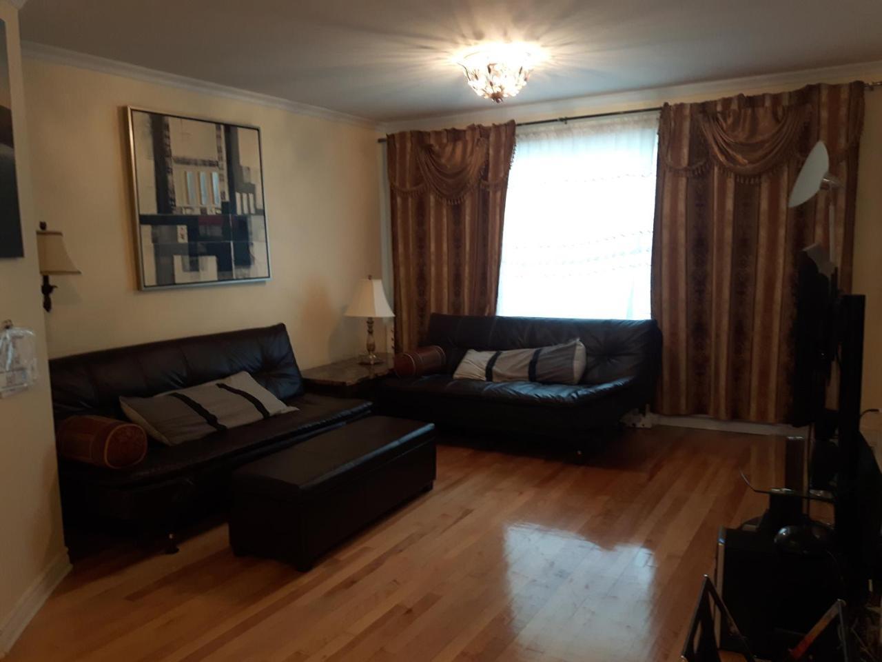 Three Bedroom Holiday Apartment Longueuil Eksteriør billede