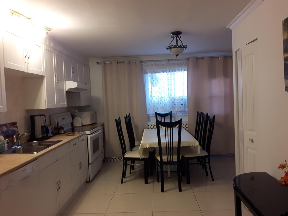 Three Bedroom Holiday Apartment Longueuil Eksteriør billede