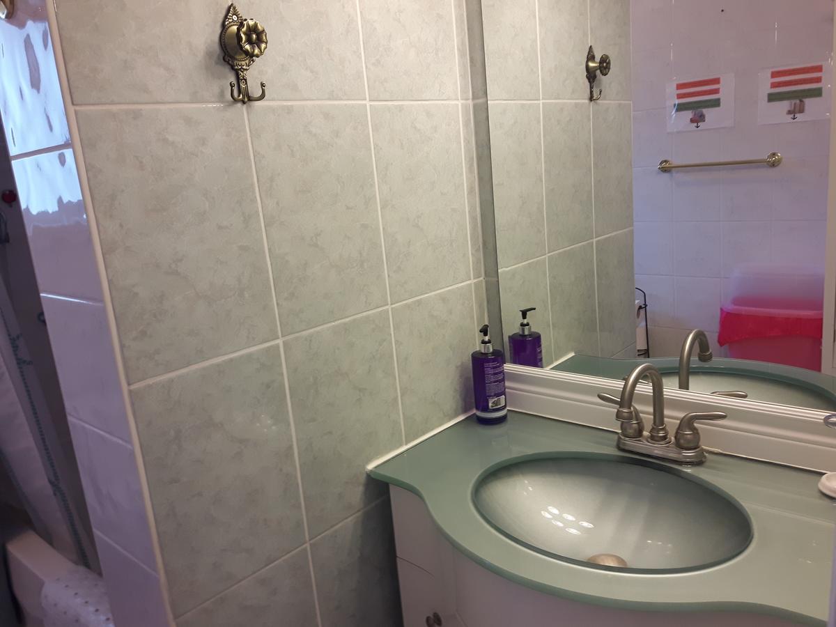 Three Bedroom Holiday Apartment Longueuil Eksteriør billede
