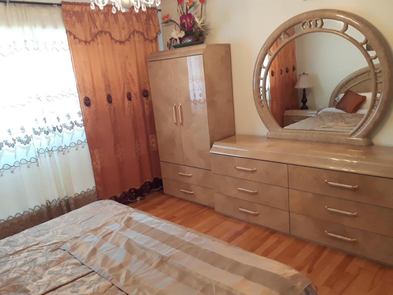 Three Bedroom Holiday Apartment Longueuil Eksteriør billede