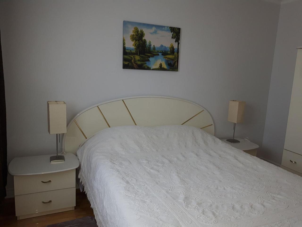 Three Bedroom Holiday Apartment Longueuil Eksteriør billede