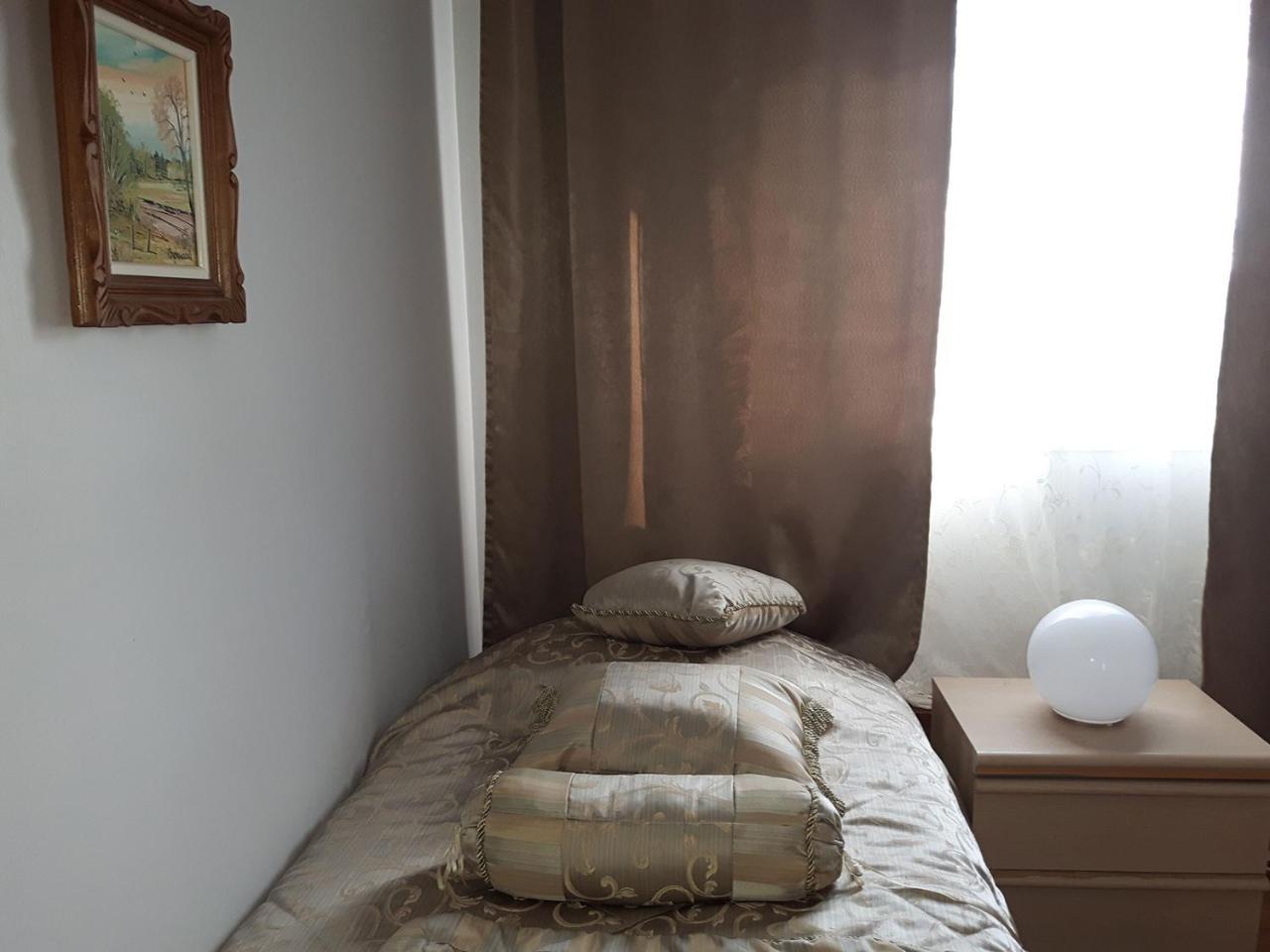 Three Bedroom Holiday Apartment Longueuil Eksteriør billede