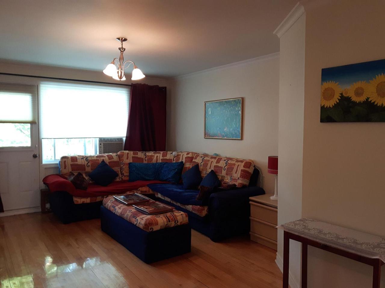 Three Bedroom Holiday Apartment Longueuil Eksteriør billede